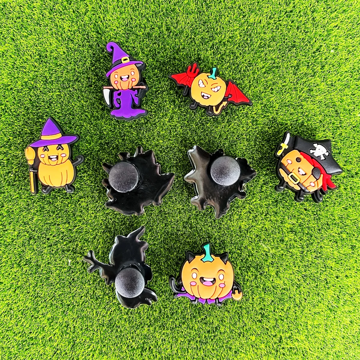 16Pcs Halloween Pumpkin Shoe Charms, Cute Pumpkin Charms for Bracelet Wristband Sandals Accessories Party Favors Supplies Gifts