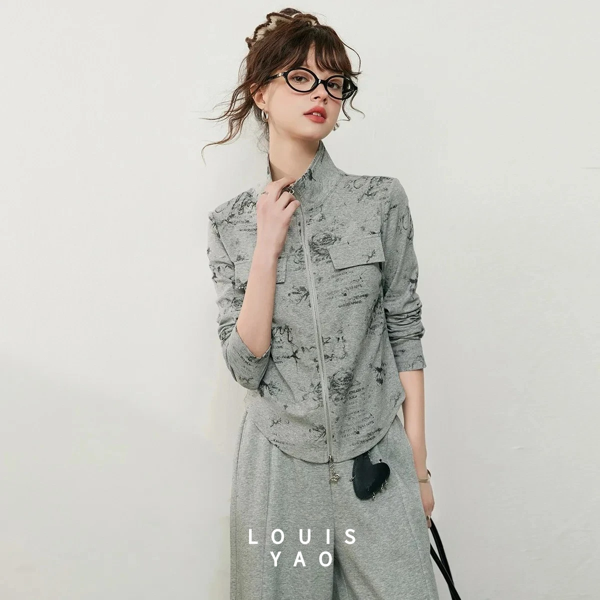 

LOUISYAO Zipper Cardigan Long-Sleeve Tees 2025 Autumn New Stand-Up Collar Print Pockets Women's T-Shirt Casual Women Top