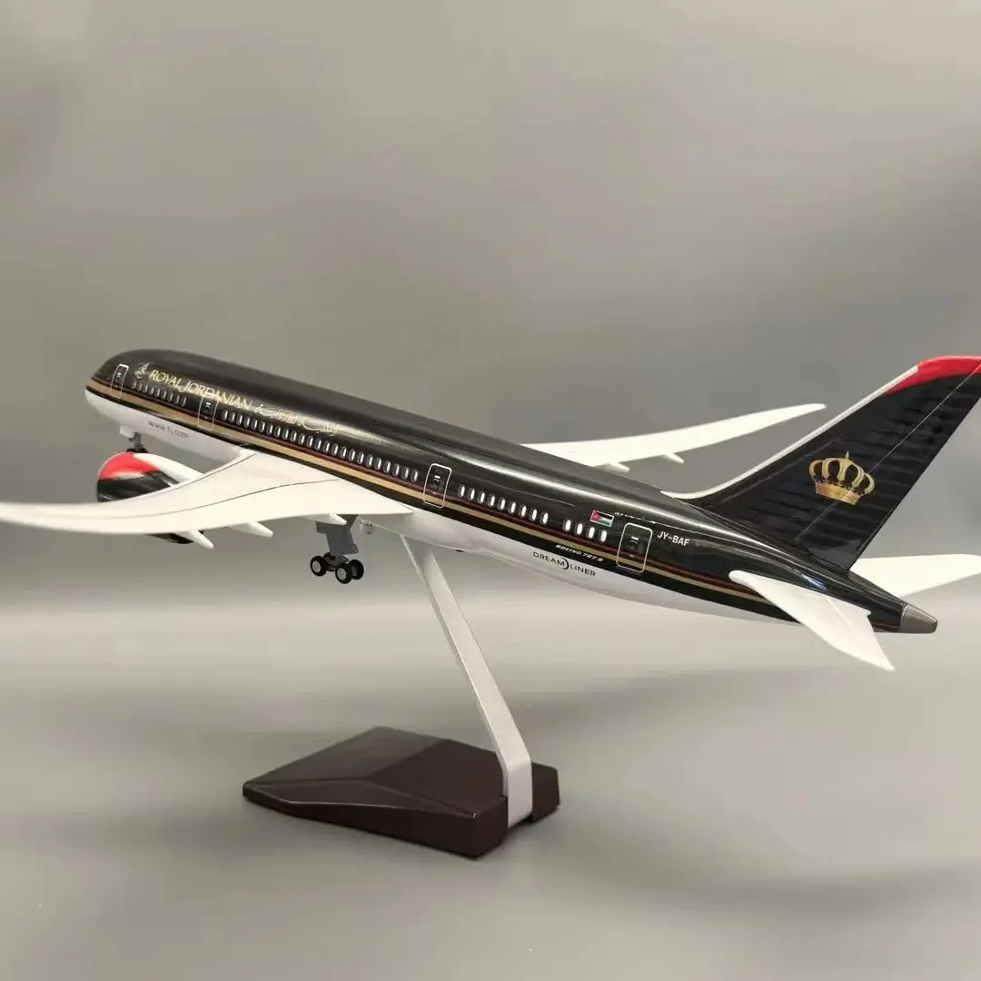 1:130 Scale Model Royal Jordanian B787 Aircraft Air Airlines With Light and Wheel Diecast Resin Airplane Collection Display Fan