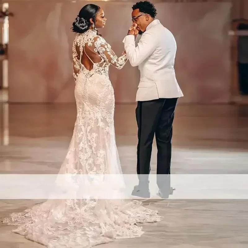Maravilloso vestido de novia de encaje de cuello alto personalizado con tren desmontable espalda abierta botones espalda mangas largas vestidos de novia