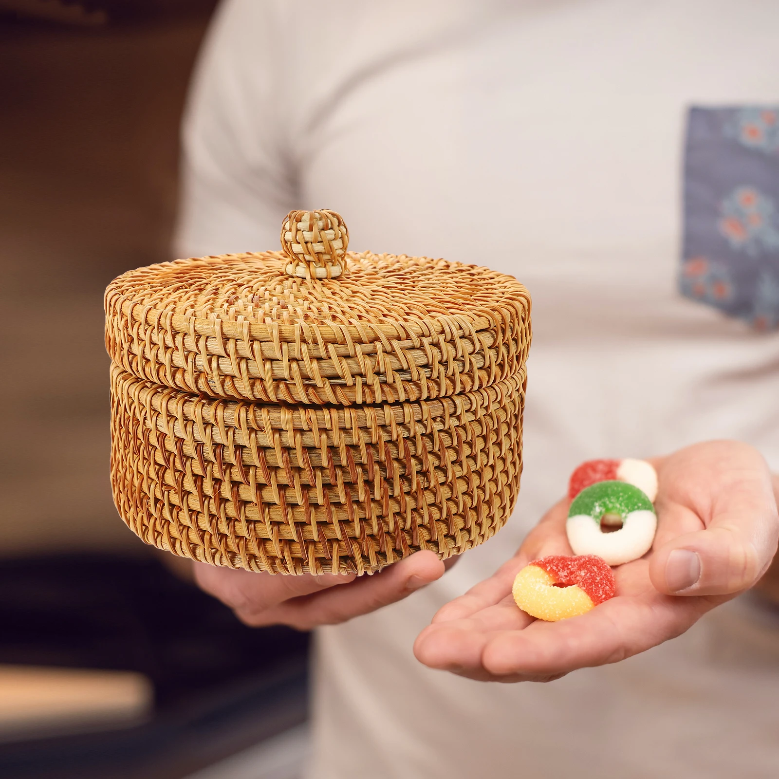 

Rattan Woven Snack Box Round Storage Container for Nuts Fruits Dry Food Home Decor Easy Clean Basket Storage Tray Dry