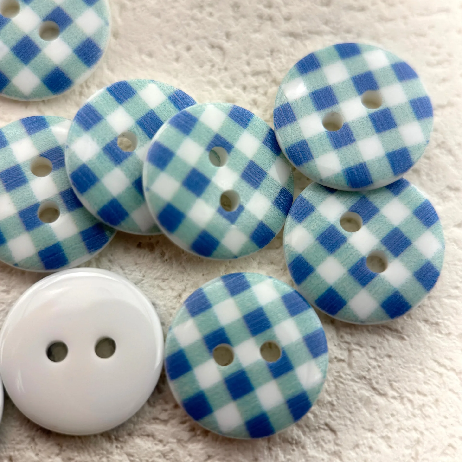 10Pcs 15mm Blue & White Gingham 2-Hole Buttons - Cute Round Sewing Buttons for Tops, Coats & DIY Crafts