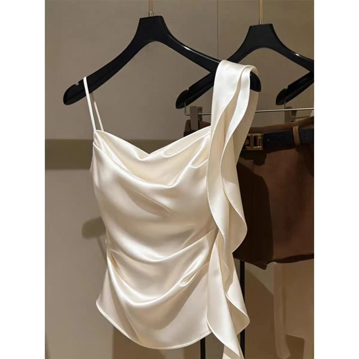 Elegant Sleeveless Strap Vest Women's Summer Waist-Cinching Design with Drifting Sashes Short Top Fashionable Backless Slim Fit