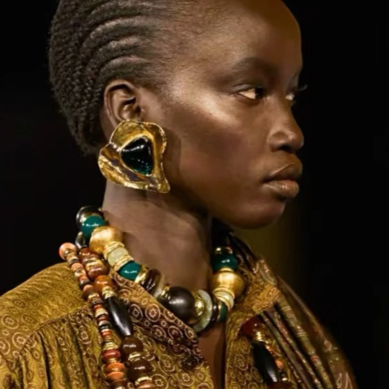 Vintage Brand Brass Gold Plated Resin Oversized Luxury Earring Ear Clip Woman Europe Jewelry