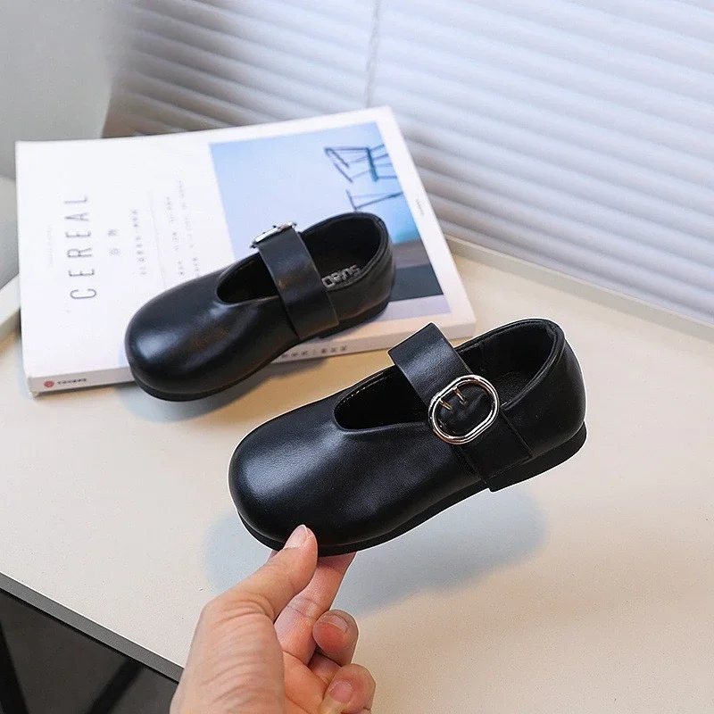

2026 Spring And Autumn New Children's Shoes Girls' Flat Shoes Solid Color Buckle Fashion Children's Shoes Casual Leather Shoes