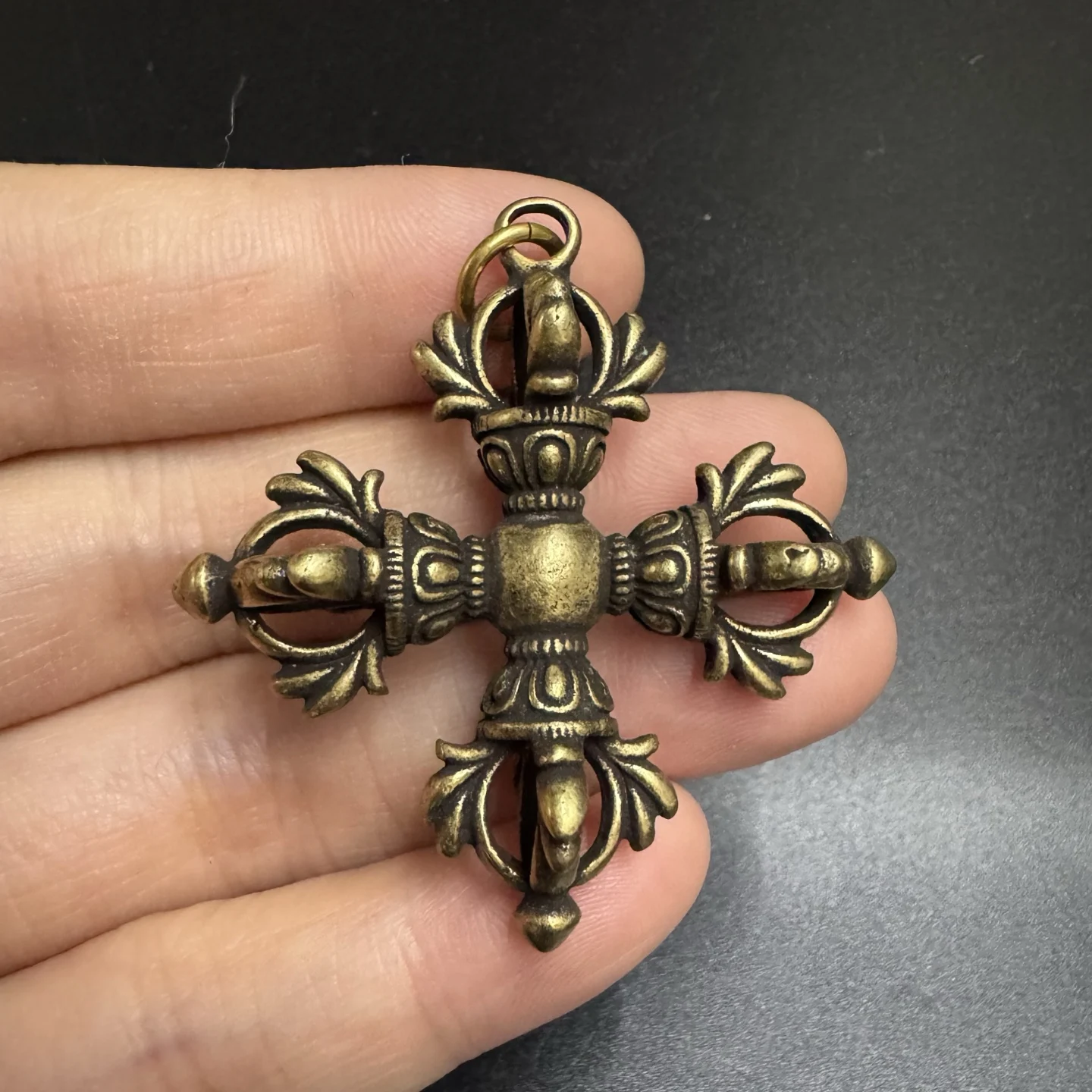 Exquisite Brass Vajra Pendant – Protective Amulet for Necklace, Keychain, and Mobile Accessories