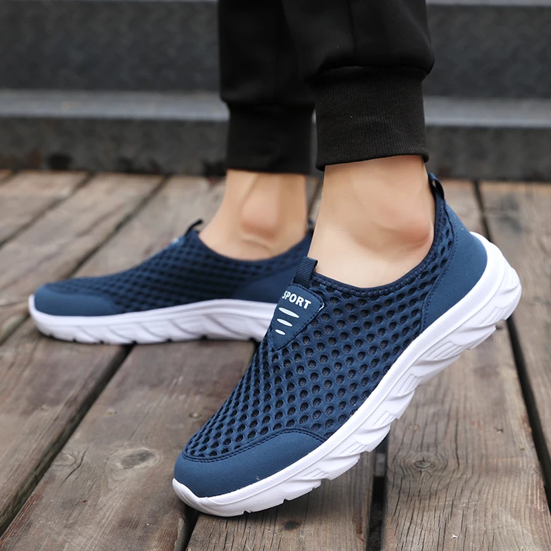 Nuovi uomini leggeri scarpe casual slip on traspirante scarpe da ginnastica casual maschili antiscivolo appartamenti da uomo scarpe da passeggio