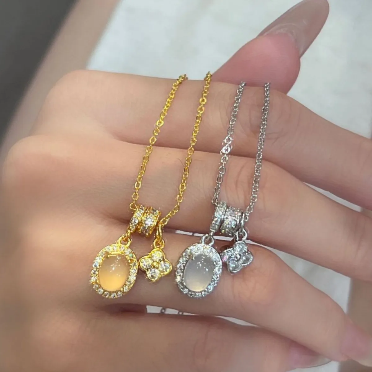 Chinese Style Lucky Four Leaf Clover Cat Eye Stone Pendant Necklace For Women Electroplated Cubic Zirconia Clavicle Chain Fortun