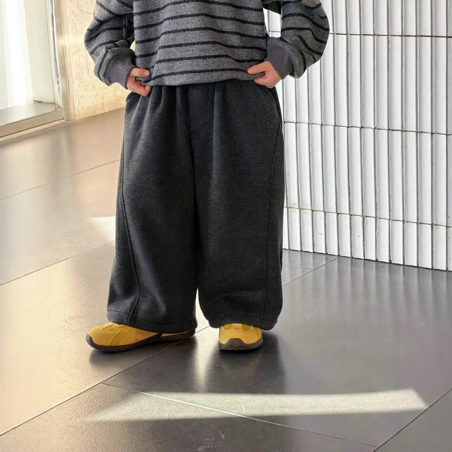 Boys' Winter Integrated Velvet Pants New Children's Thickened Warm Splicing Casual Trousers Girls Scimitar Pants