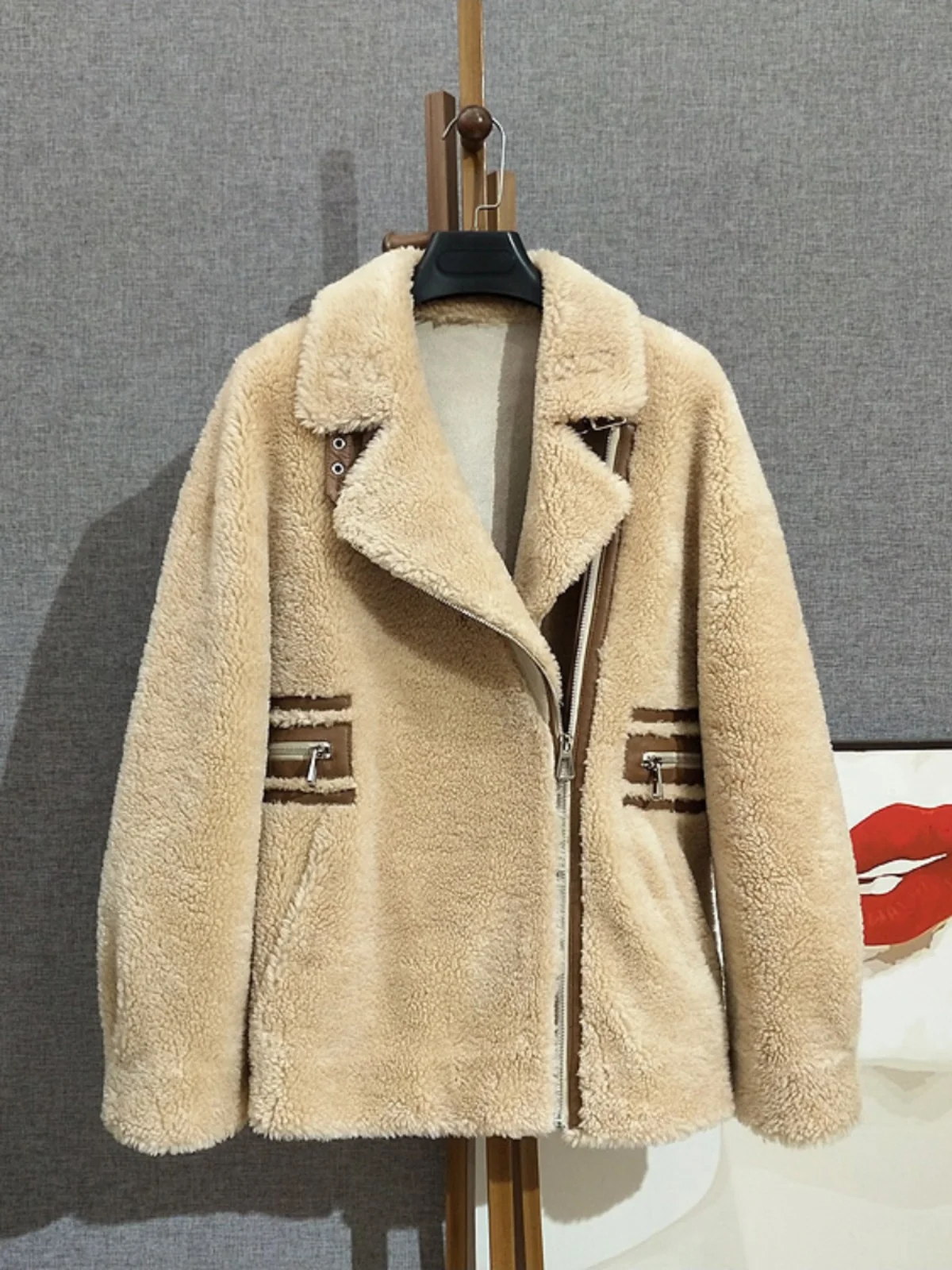 

[Special price]Suit collar motorcycle style lamb fur coat with sheep cut velvet fur integrated coat short style