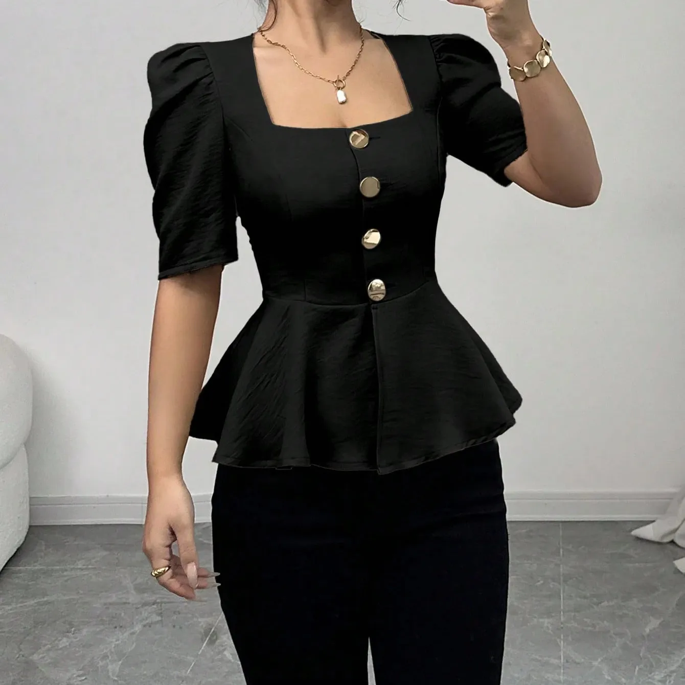 Elegant Bottons Low Cut T-shirts Women Sexy Slim Korean Fashion Kpop Black Tees Tops Y2K Vintage Cheap Clothes Woman Tshirts