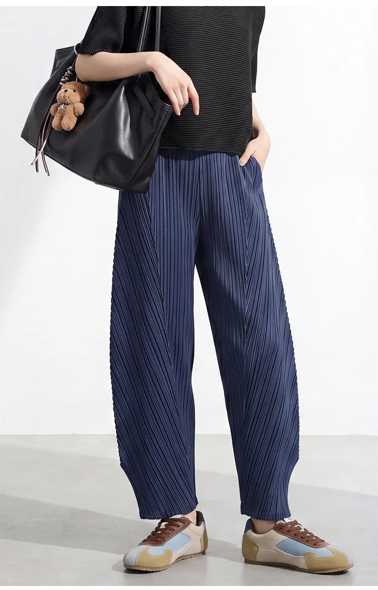 GVUW Solid Color Versatile Casual Pleated Pants Women's High Waisted Elastic Loose Straight Trousers 2026 Summer New 17S3807