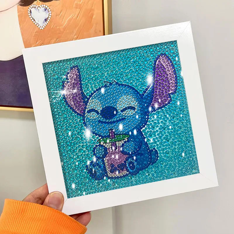 Kit de Pintura de Diamantes 5D con Marco Blanco de 17x17cm, Diseño de Alien Azul con Orejas Grandes, Boba Milk Tea, Burbuja Cian Brillante
