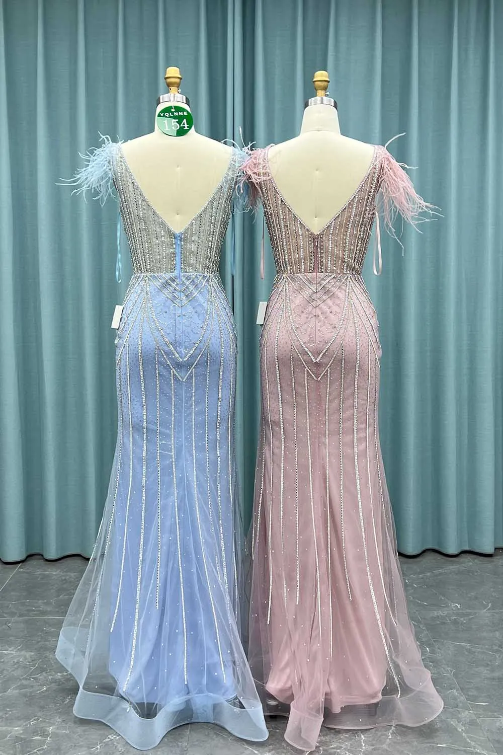 YQLNNE 0154 Abiti da ballo con cristalli di piume rosa Abito da sera lungo da sera con sirena in rilievo fatto a mano