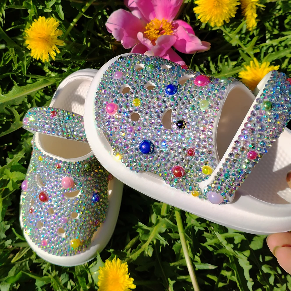 Handmade Rhinestones Bling Girls Womens Kids And Mother Summer Hole Sandals Garden Beach Slippers Sandals Quick Drying Shoes