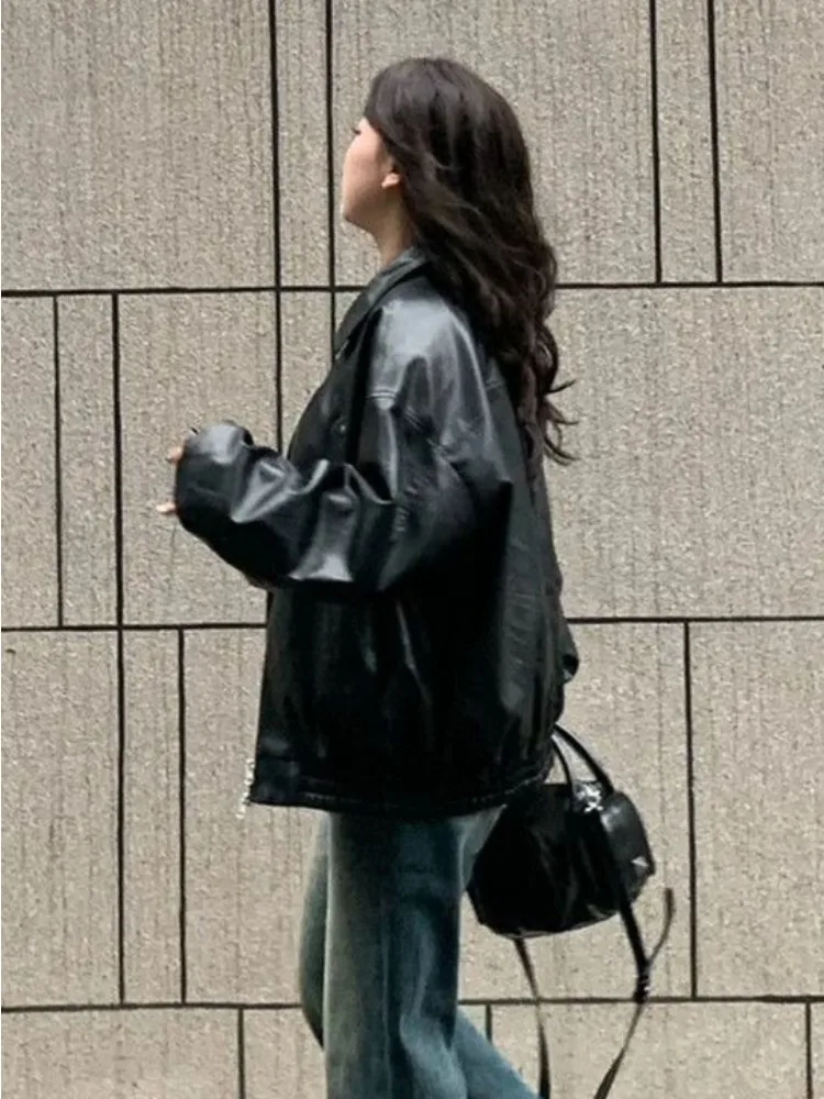 블랙 폴로 칼라 가죽 자켓 여성을위한 하이 엔드 롱 가죽 코트 한국 스타일 느슨하고 세련된 가죽 자켓