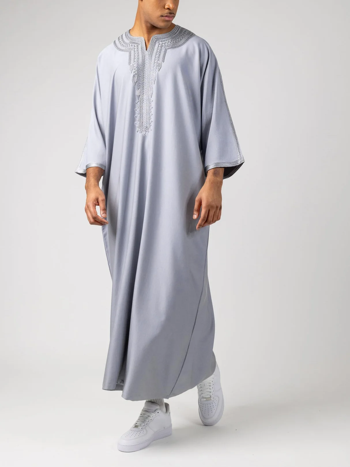 2025, High-End-Dubai-Muslim, mittlere Ärmel, Seil-Stickerei, ethnischer Stil, marokkanische Herren-Robe, Seitentasche, Dubai, Luxus, Islam, elegant