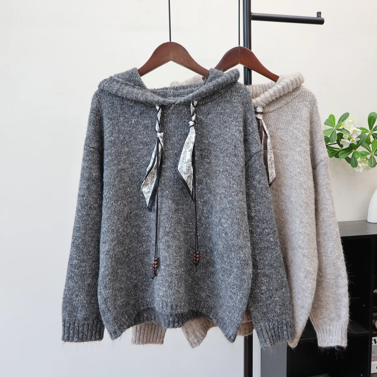 

Женские пуловеры, свитера, джемперы с капюшоном, однотонный шелковый шарф, длинные рукава, на шнуровке, свободный крой, офисная женская повседневная одежда 202, осень-зима