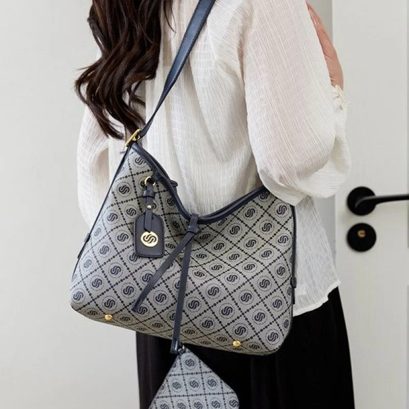 

Popular Classic High-End Leather Women's Shoulder Bag Luxury Brand Fashionable Elegant Fine Craftsmanship Commuter Vintage Bag​