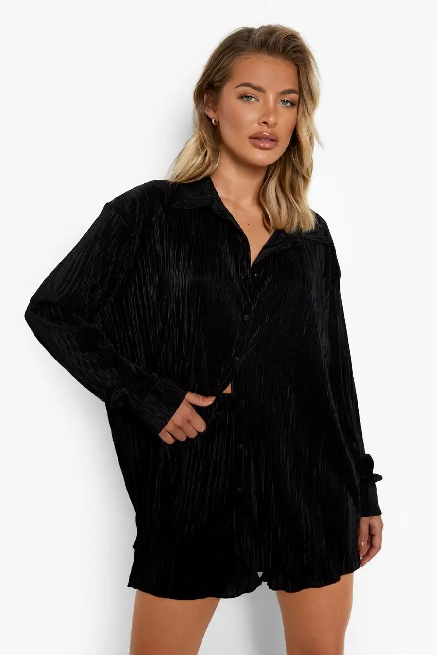 

2022 Women 2 Piece Pleated Shorts Set Long Sleeve Button Blouse Shirt Casual Loose Lounge Shorts Outfits Solid Retro Streetwear