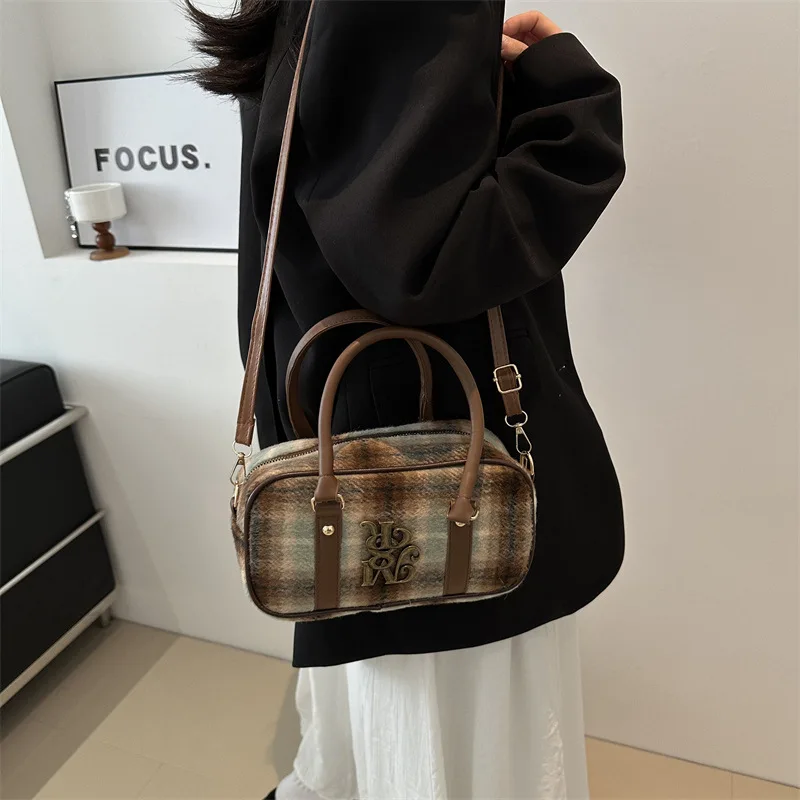 Women's New Handbag Versatile Texture Single Shoulder Checkered Crossbody Bag Simplicity High quality Fashion and everything