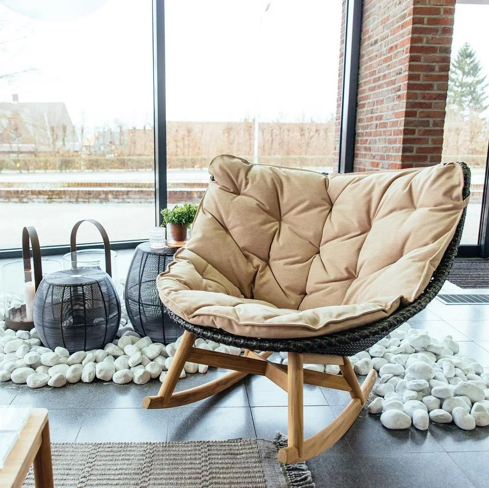 Gartenmöbel Rattanstühle mit hoher Rückenlehne für den Außenbereich