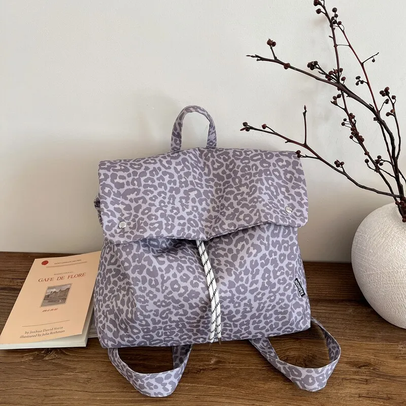 Vintage Leopard Women's Backpack 2026 Autumn New Large Capacity Locomotive Schoolbag Casual Personalized Drawstring Handbag