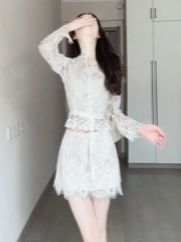 

Elegant Lace Top And Half Skirt Two-Piece Set Comfortable Short Sleeve High Waist French Style Fashionable Autumn Outfit for ...