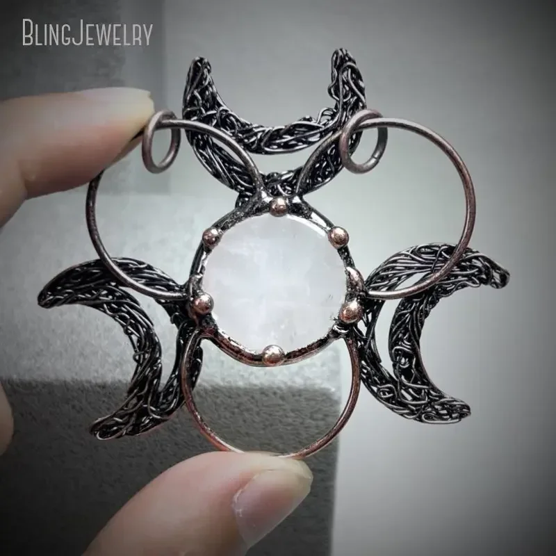 10 pz Gotico Goth Doppio Corno Pericolo Batteriologico Collana Ciondolo Zombie Apocalypse Fanat Biohazard Segno Fascino