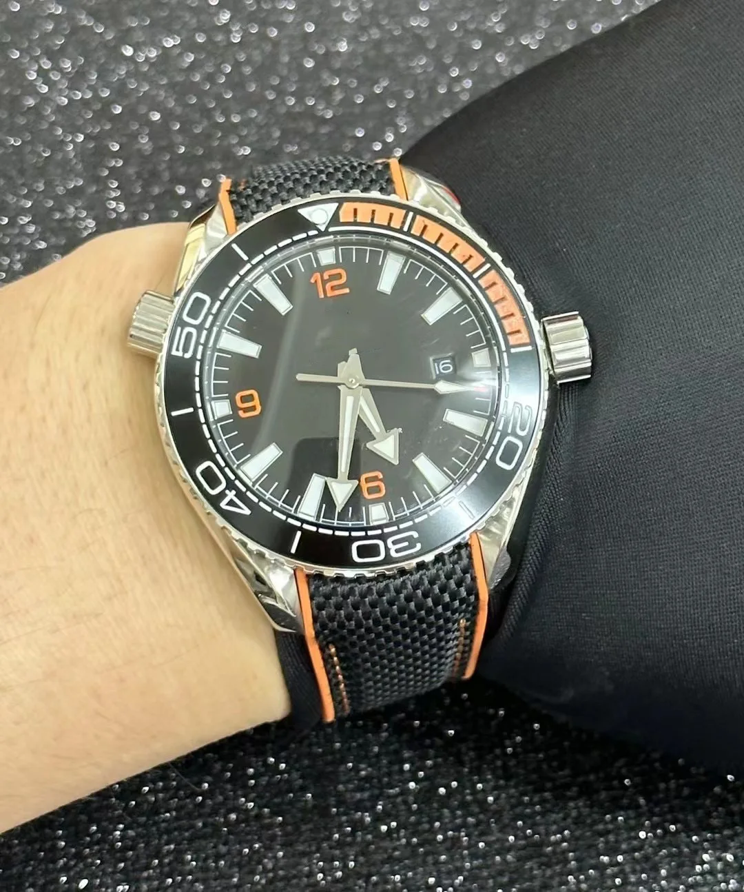 Custom-made stainless steel high-quality mechanical wristwatches that are trendy, fashionable and luxurious