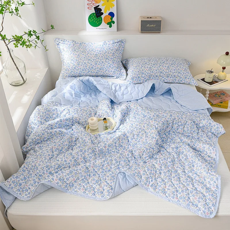 A Summer Soft Washed Summer Quilt Skin-Friendly Breathable Moisture-Absorbing And Sweat-Wicking Multi-Functional Blanket