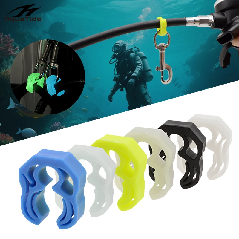 Abrazadera de tubo de liberación rápida para buceo, manómetros de presión, soporte para colgar manguera, gancho fijo luminoso de segunda etapa, accesorios BCD, 1 Uds.
