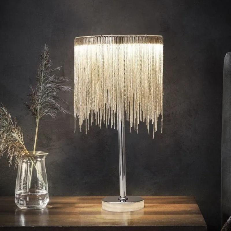 

Luxury Tassel Decor Standing Floor Lamp Creative Ambient Plug in Light for Living Room Bedroom Live Studio Decor Floor Lamp LED