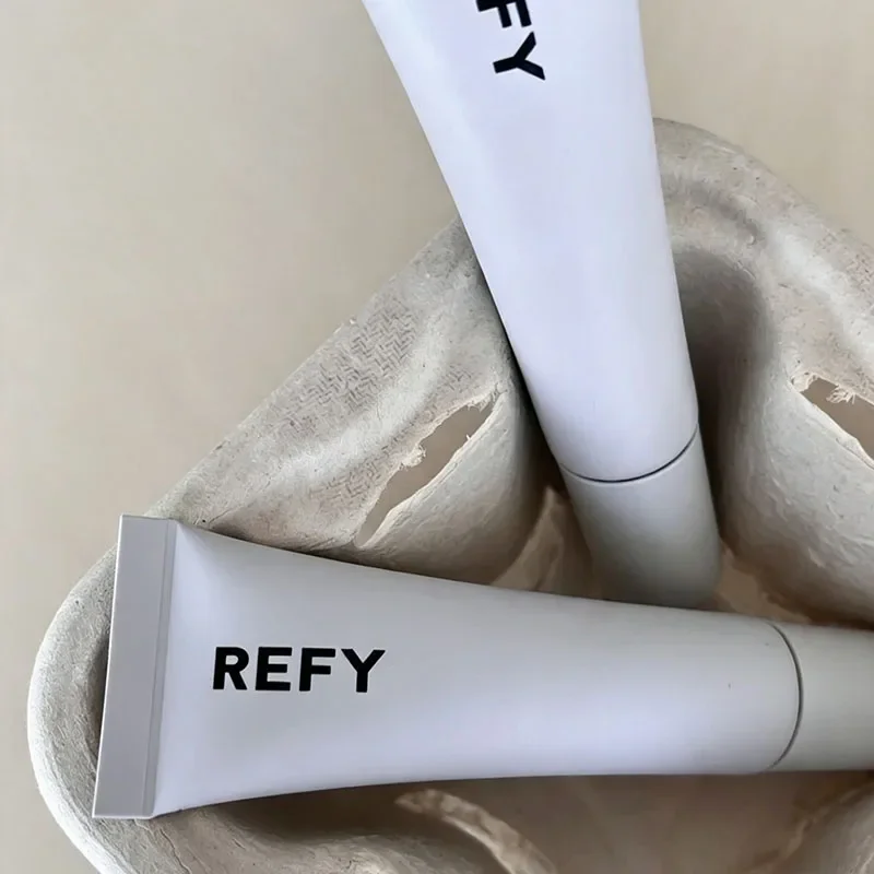 New REFY Lip Gloss with Hyaluronic Acid Nonstick Long-lasting Smooths Lips Nourishing Hydrating Clear Lip Care Soften Lip Skin