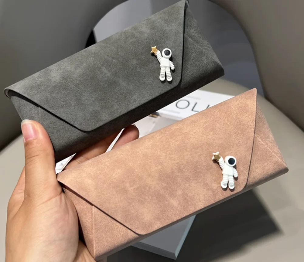 

Cute high-end glasses case sunglasses storage box sunglasses bag pressure resistant portable simple leather glasses storage bag