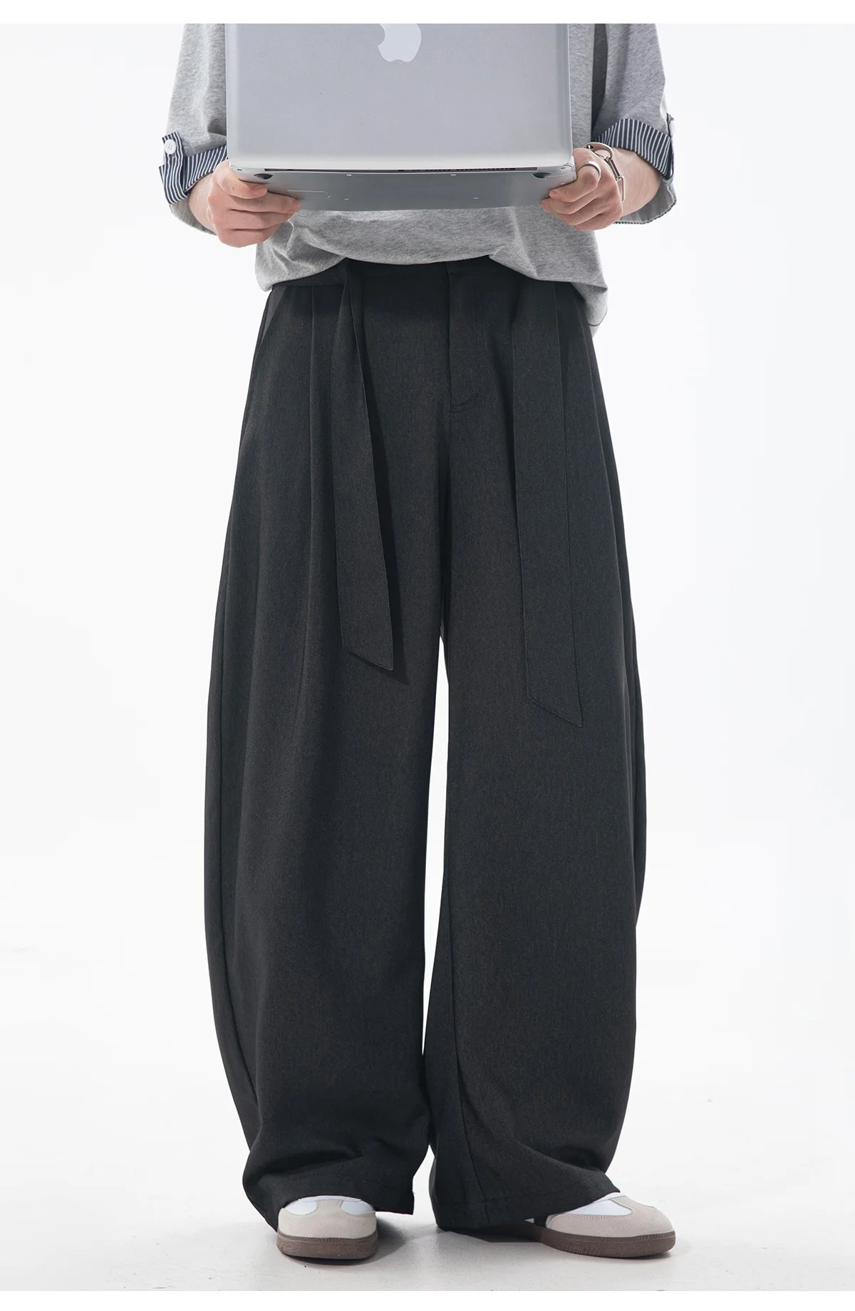 

Men's Denim-Style Curved-Leg Trousers: Soft, Durable, Relaxed-Fit, Loose-Leg Casual Trousers with a Relaxed, Casual Style