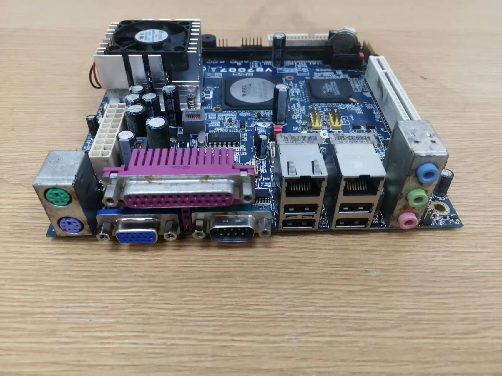 VB7007 Mini-ITX اللوحة الأم للتحكم الصناعي VB7007 #1