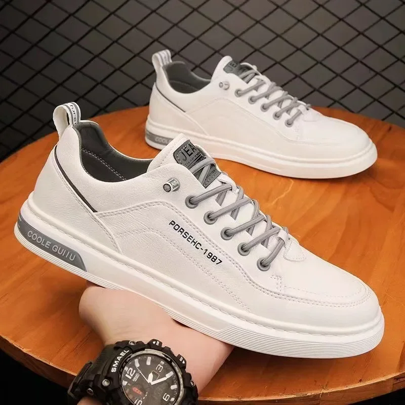 2025 Primavera da uomo Nuove scarpe bianche traspiranti da uomo Scarpe di stoffa versatili alla moda Scarpe da tavolo sportive Scarpe da ginnastica casual in pelle da uomo