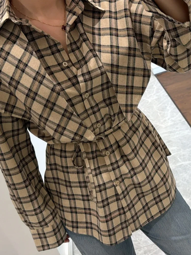 Chemise à carreaux à manches longues pour femmes, haut de rue élégant à revers, simple boutonnage, nouvelle collection printemps-automne 2026