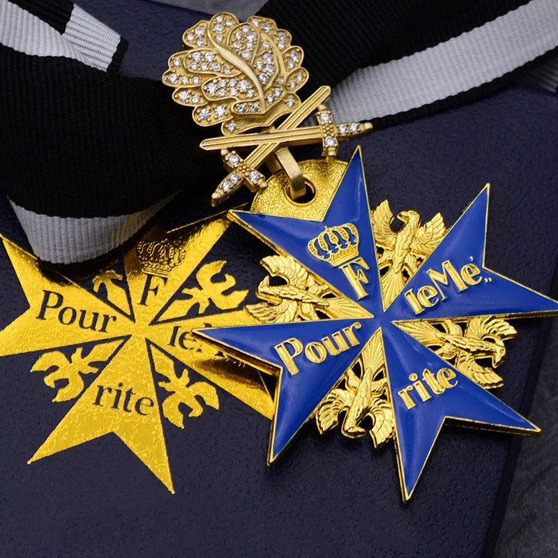 William Crown Oak Leaf Large Blue Merit Medal Marx Cross Badge