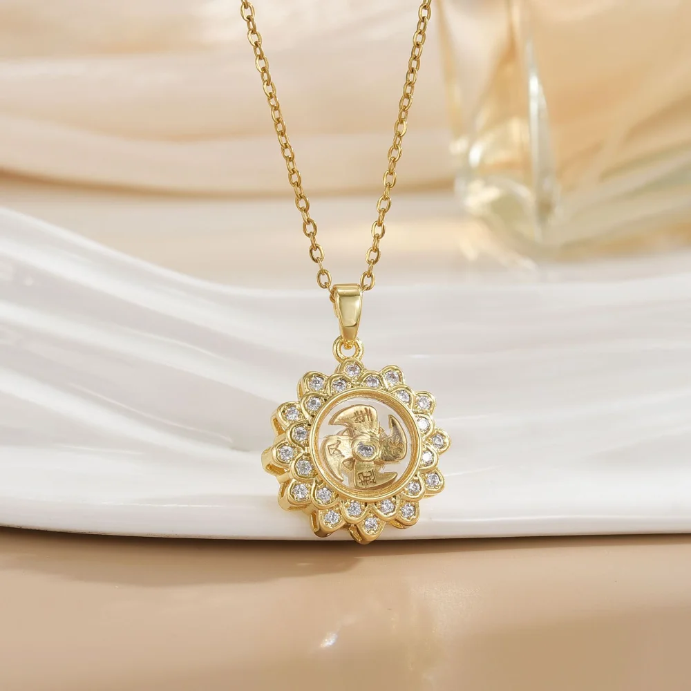 

New vintage-inspired diamond-inlaid rotating necklace, unisex design