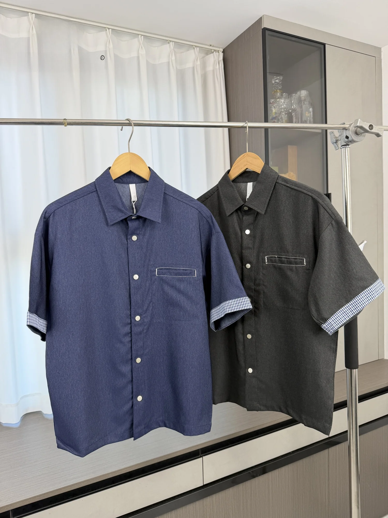 

Cool Feeling Loose Fit Men's Short Sleeve Shirt Casual Style Pure Color Button up Summer Fashion H-Style Denim Texture Fabric
