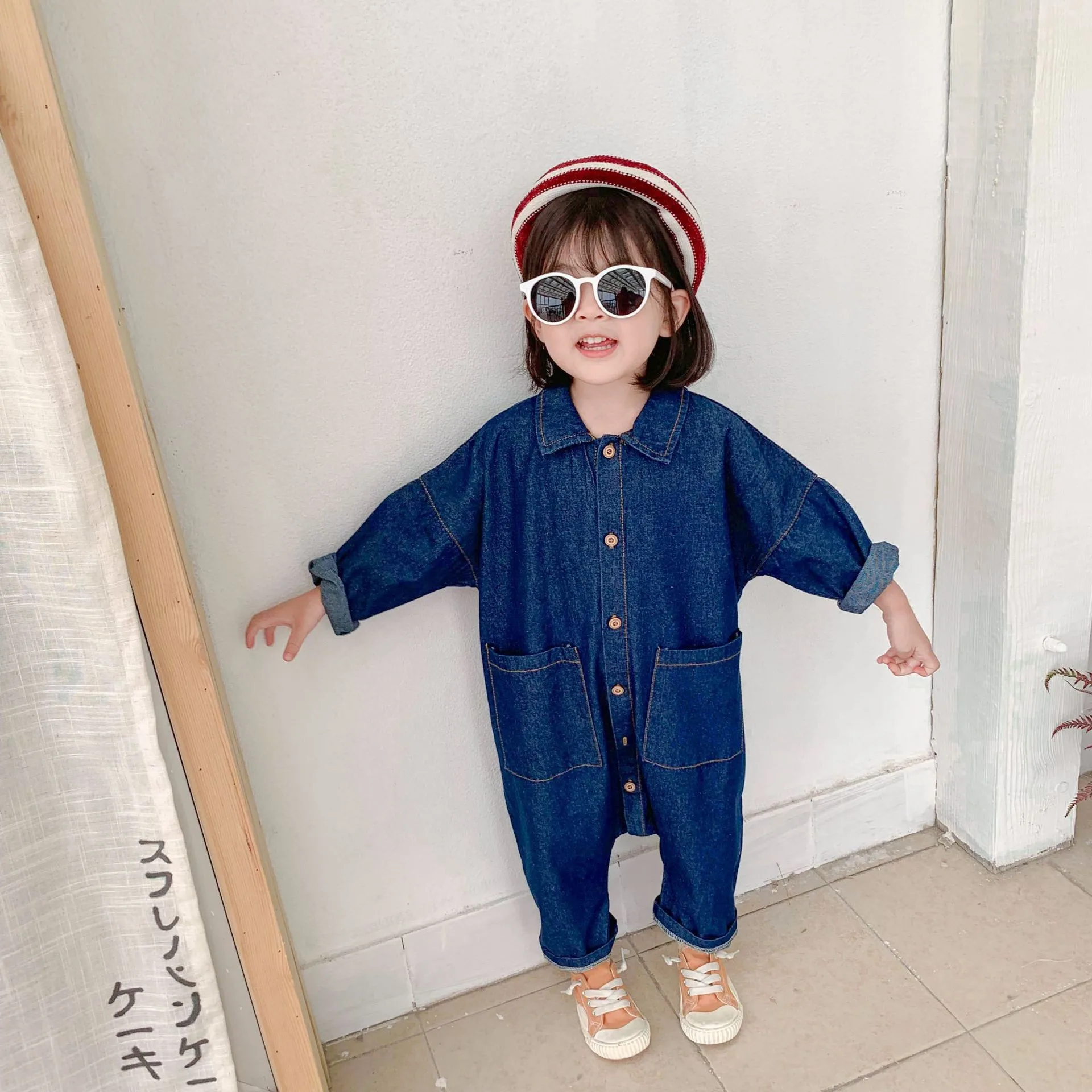 Girls pants 2024 spring new Korean version children clothing cartoon printed jumpsuit children letter work suit jumpsuit trend