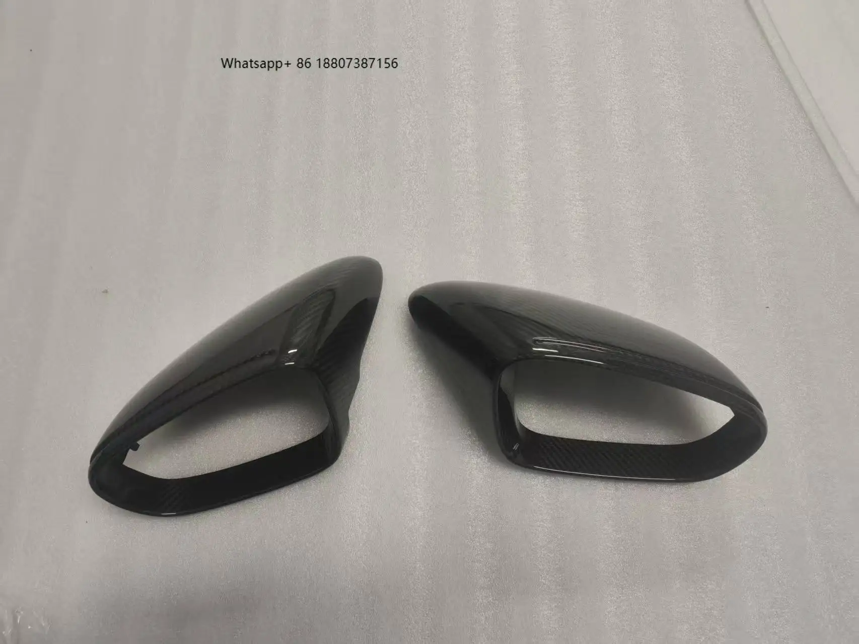 

Высококачественные накладки на боковые зеркала заднего вида из сухого карбона для Porsche 992 Taycan (левый руль), стиль замены штатных накладок