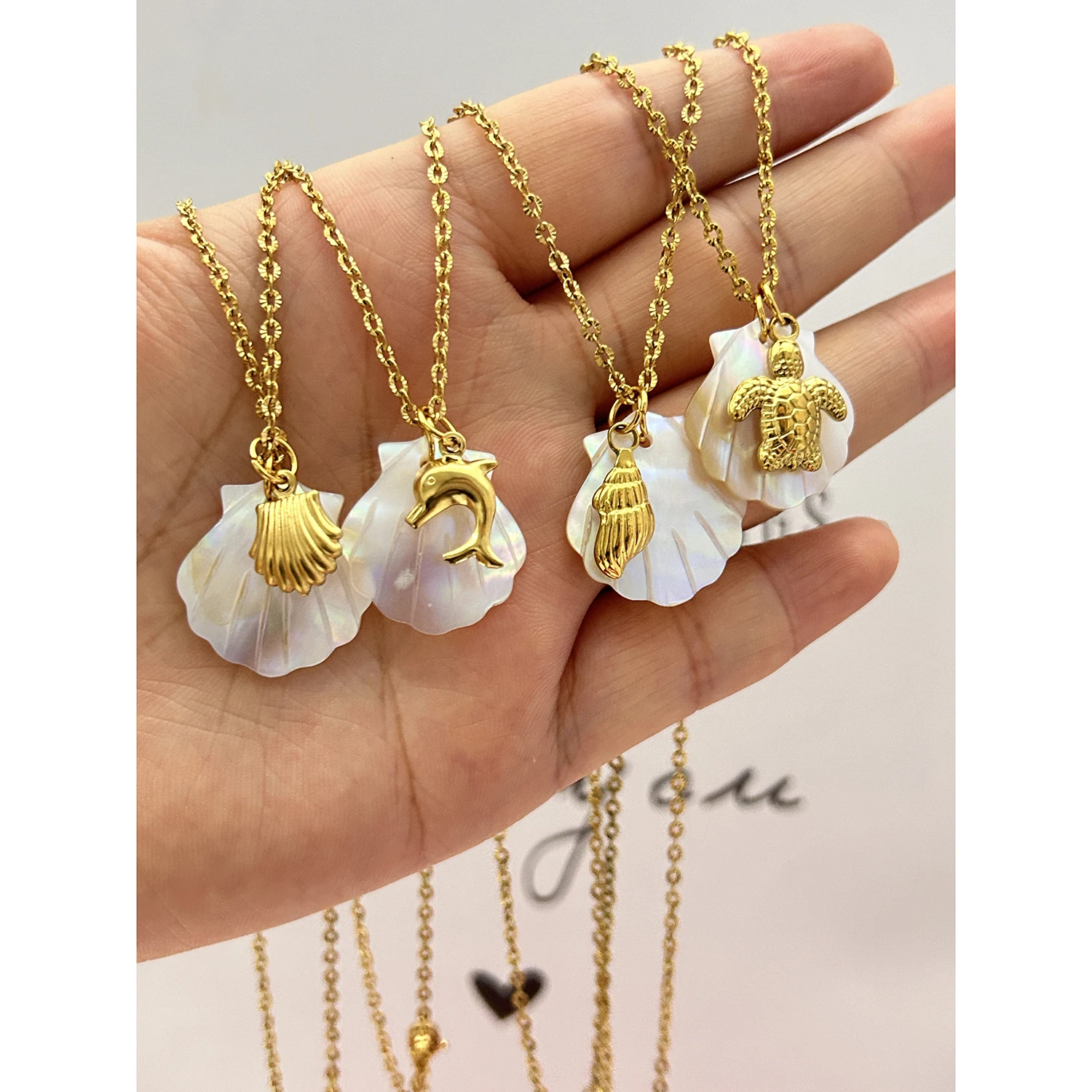 UHBINYCA Shell and Marine Life Pendant To Necklace Ladies, Summer Beach Leisure Style Stainless Steel Jewelry