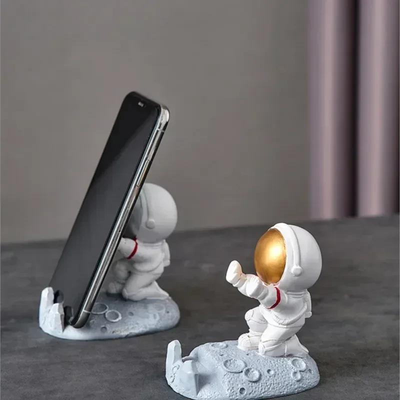 Nordic Spaceman Resin Phone Stand - Unique Astronaut Desk Decor & Gift Idea