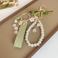 Lily Of The Valley Flower Key Chain Valentine's Day Gift Green Ladies Keychain Leather Car Key Ring Jewelry Accessory for Women