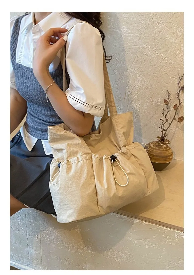 CEEKAY Solid Wrinkle Tragetasche mit Kordelzug, seitlicher elastischer Verschluss, breiter Stoffriemen, für Damen, Alltag, Schule, große lässige Schultertasche – Detail 1