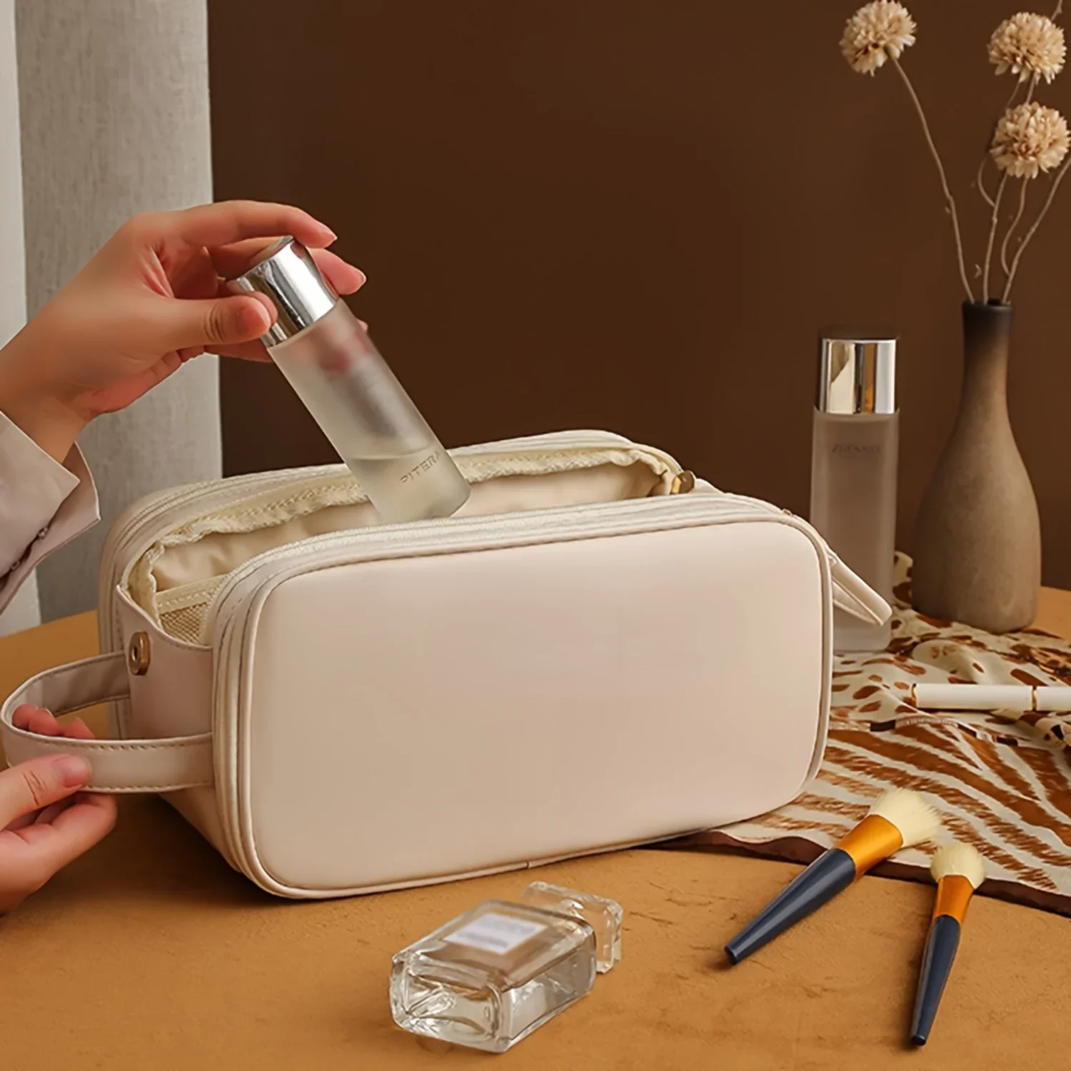 Waterproof Large-Capacity Cosmetic Bag  Sleek, Versatile Organizer with Durable Polyester Lining for All Beauty