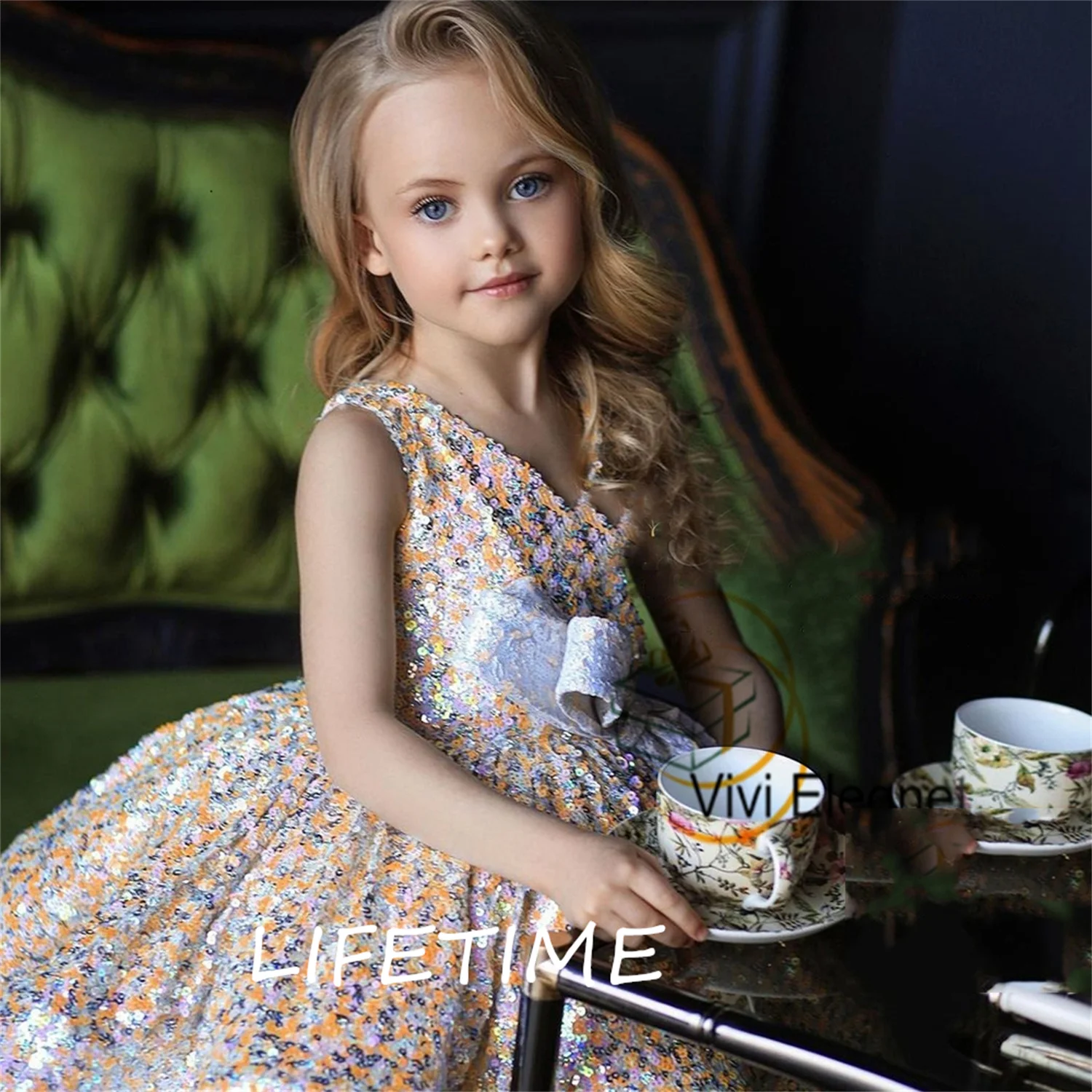 Glitter Cap Manga Flower Girl Vestidos Tiered Sem Mangas Wedding Party Vestidos para o Aniversário 2023 Verão فساتين بنات صغار Arco